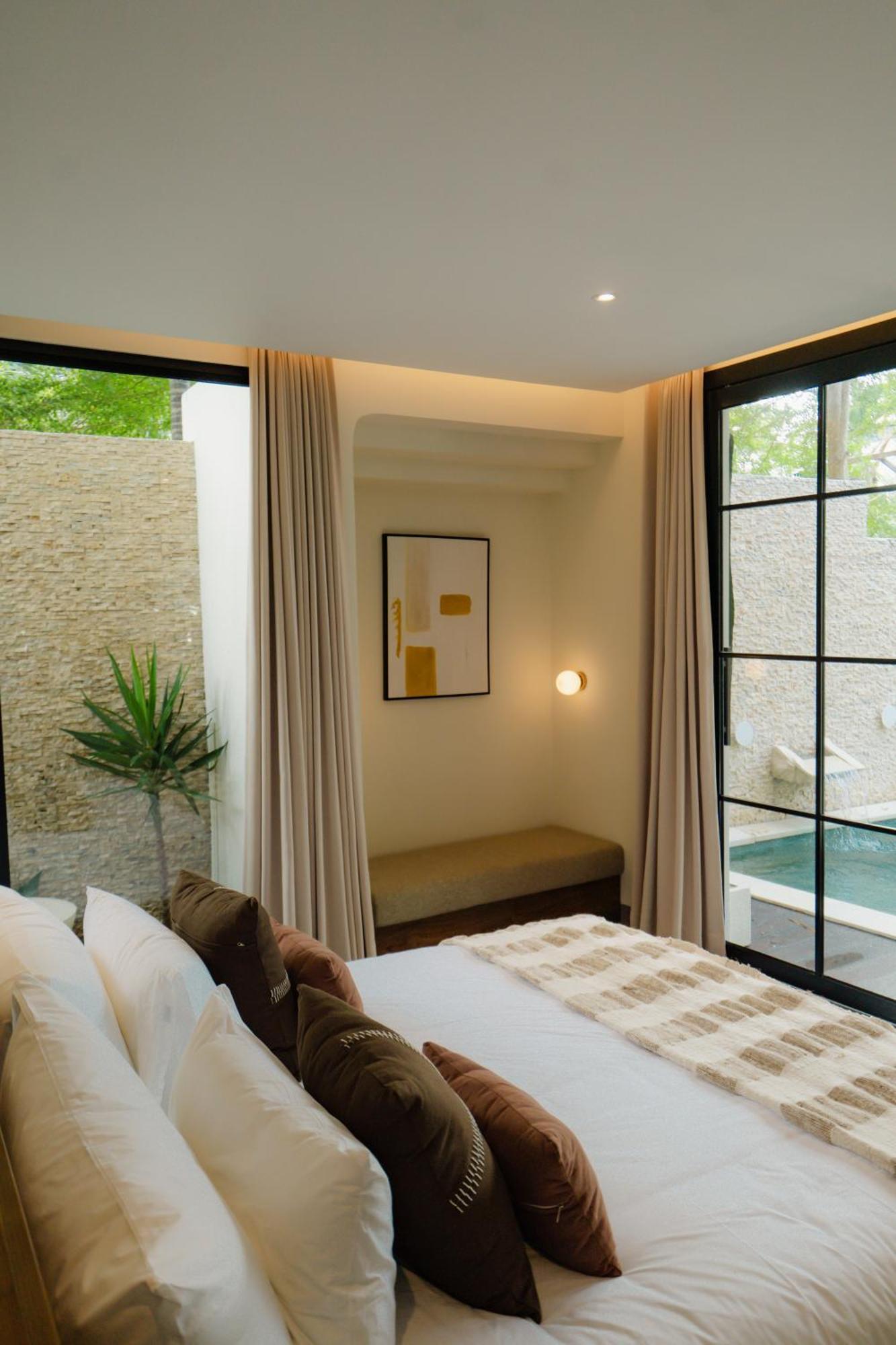 Lux Casa 4br Pick Up From Airport Security Playstation And Netflix Seminyak (Bali)