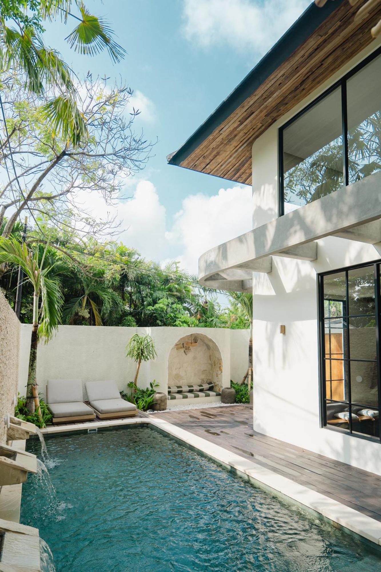 Villa Lux Casa 4br Pick Up From Airport Security Playstation And Netflix Seminyak (Bali)